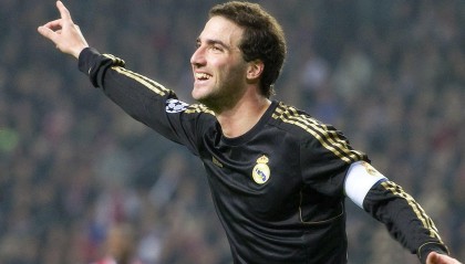 英雄联盟全球总决赛，巅峰对决引爆电竞热潮，新王登基谱写传奇