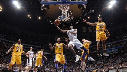 格斗巨星巅峰对决，传奇之夜引爆全球拳迷热情