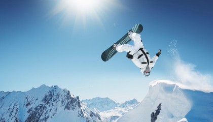 F1大奖赛西班牙站，维斯塔潘强势夺冠，红牛车队再展统治力