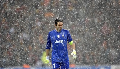 中超半场战报，加布里埃尔开场闪击，上海海港一球领先大连英博