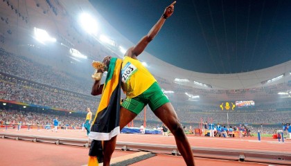 激情对决！同城德比战引爆绿茵场，豪门恩怨再续新篇