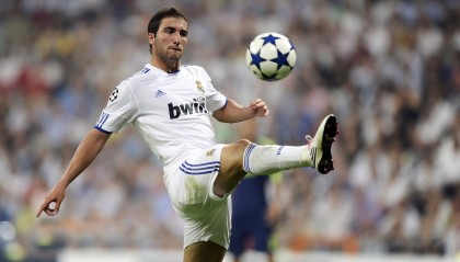 UFC 300重磅对决官宣 乔恩·琼斯与汤姆·阿斯皮纳尔上演世纪之战